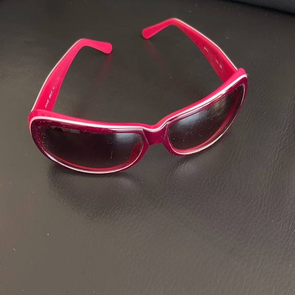 Gorgeous sunglasses - Picture 1 of 3